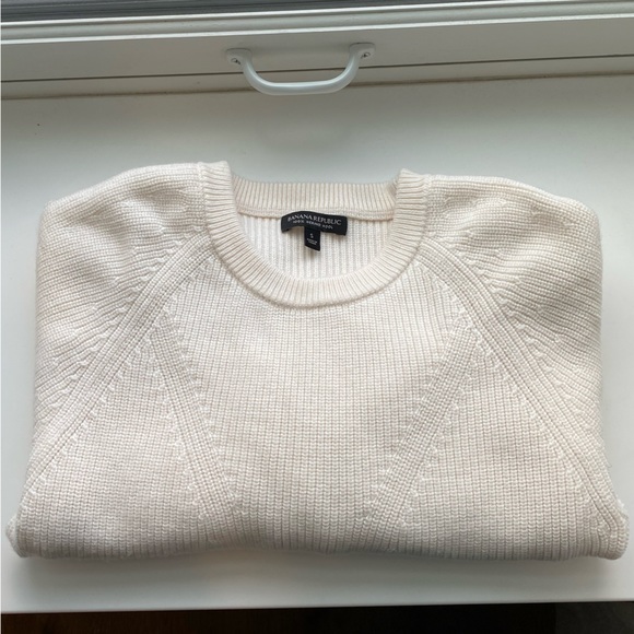 Banana Republic Cropped Merino Sweater - Picture 4 of 4